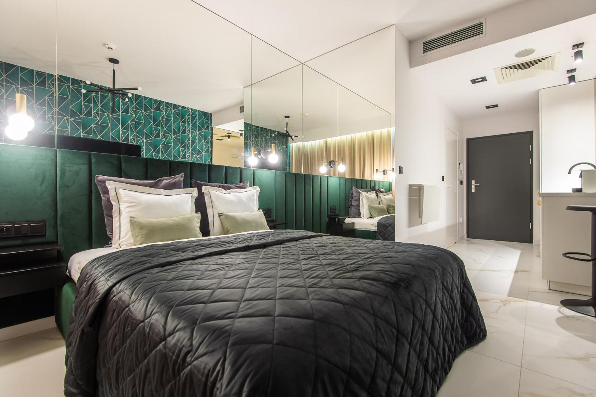 Super-Apartamenty Vip Jacuzzi III Poznan Bagian luar foto