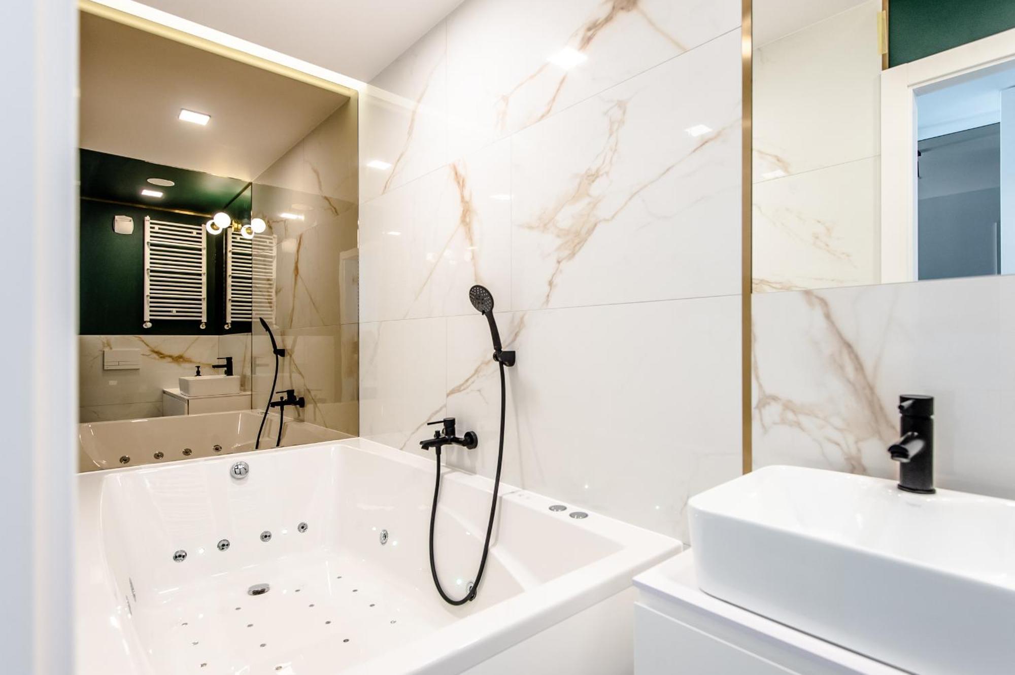 Super-Apartamenty Vip Jacuzzi III Poznan Bagian luar foto